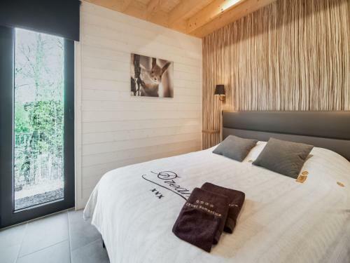Idyllic Chalet In Biron With 2 Jacuzzis And Sauna