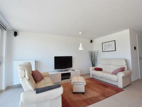 Modern Apartment Bredene With Lift