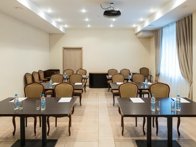 Alliance Avialuxe Hotel