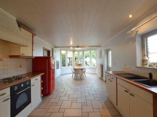 Spacious Holiday Home In Gingelom With Garden