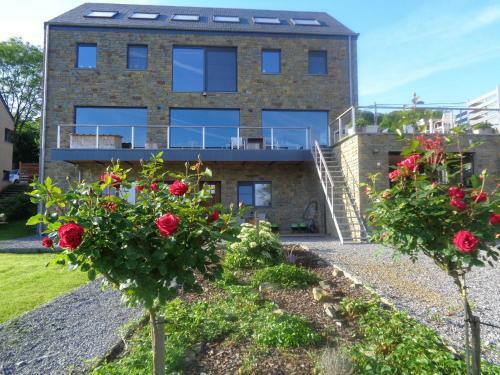 Enticing Holiday Home In Heyd Durbuy With Swimming Pool