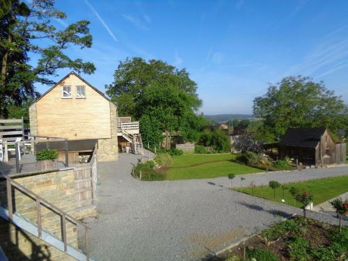 Enticing Holiday Home In Heyd Durbuy With Swimming Pool