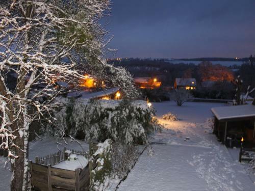 Enticing Holiday Home In Heyd Durbuy With Swimming Pool