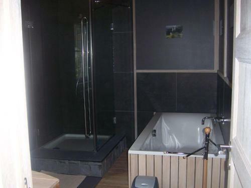 Enticing Holiday Home In Heyd Durbuy With Swimming Pool