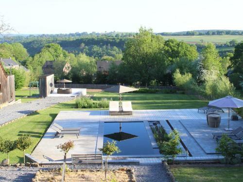 Enticing Holiday Home In Heyd Durbuy With Swimming Pool