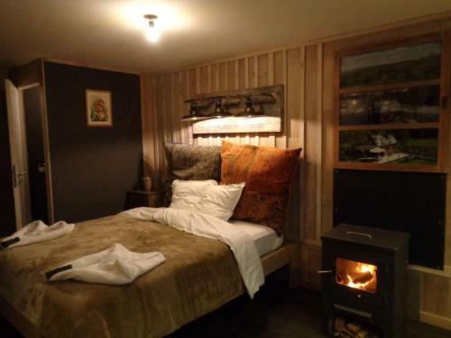 Enticing Holiday Home In Heyd Durbuy With Swimming Pool