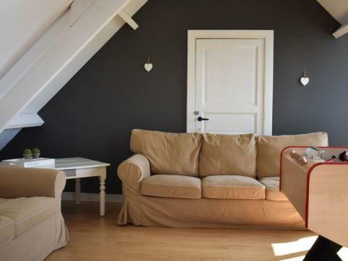 Beautiful Bungalow In Gerin With Terrace