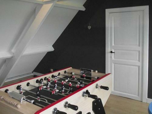 Beautiful Bungalow In Gerin With Terrace