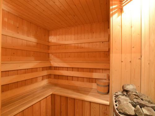 Cosy Holiday Home In Rendeux With Jacuzzi