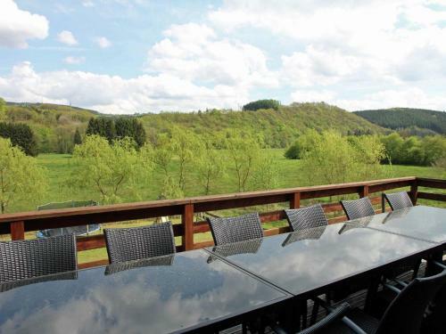 Cosy Holiday Home In Rendeux With Jacuzzi
