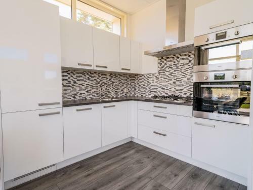 Holiday Home Europarcs Resort Zilverstrand-8
