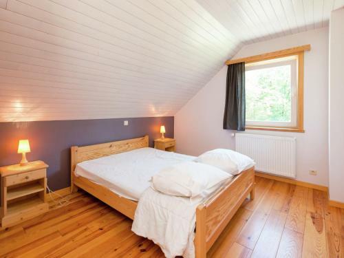 Pastoral Villa In Heure With Jacuzzi