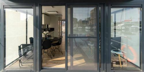 Houseboat By C-hotels Burlington