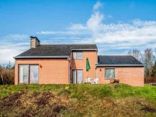 Comfortable Holiday Home In Roy With Garden