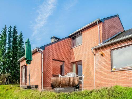Comfortable Holiday Home In Roy With Garden