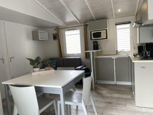 Comfy Chalet With Microwave, Antwerp At Just 39km