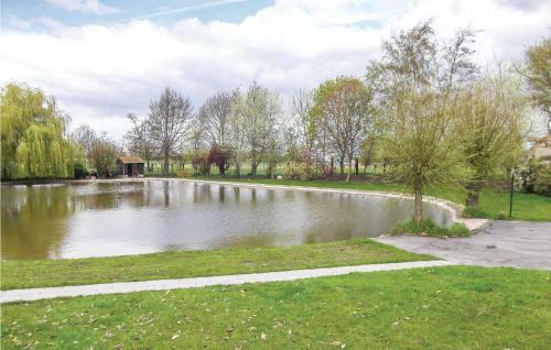 Six-bedroom Holiday Home In Lo-reninge