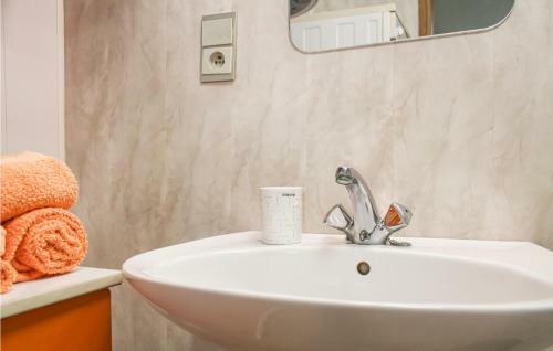 Nice Home In Zonnebeke W/ Wifi And 5 Bedrooms