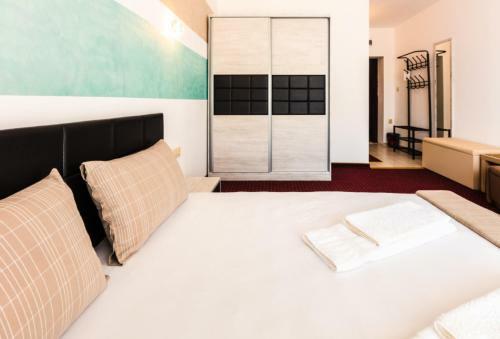 Hostal Guest House Theona