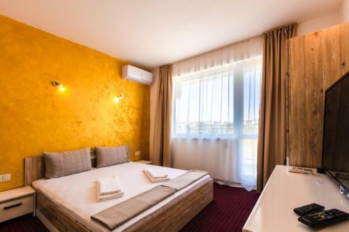 Hostal Guest House Theona