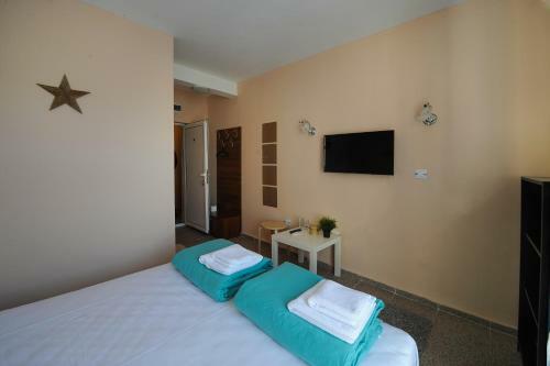 Hostal Best Rest Guest Rooms