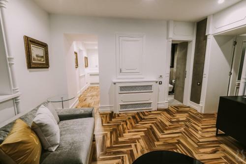 Orpheus Apartments & Rooms