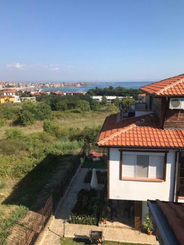 Secluded Residence With Fireplace Close To Beach