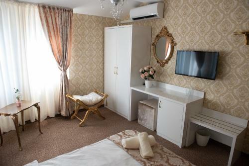 Antiques & Gold Boutique Hotel