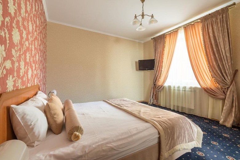 Lomonosov Hotel