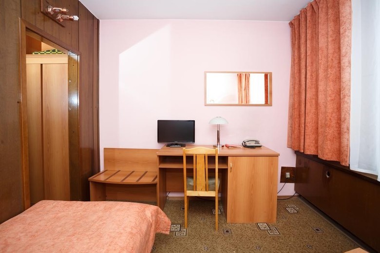Yunost Hotel