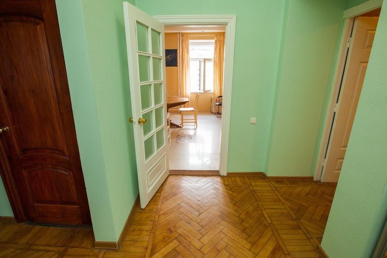 Noviy Arbat Hotel