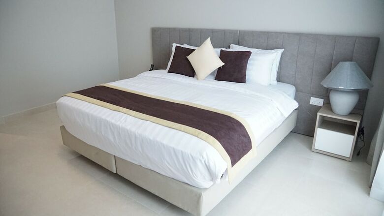 Atiram Jewel Hotel