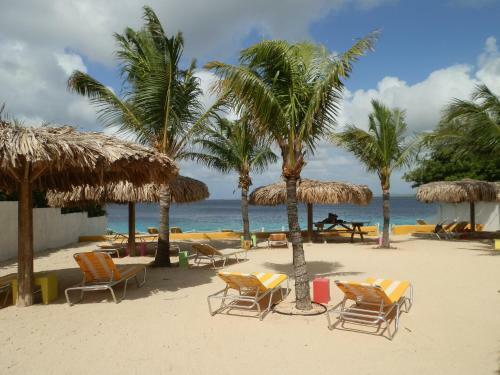 Apartment 1 And 5 In Windsock Beach Resort