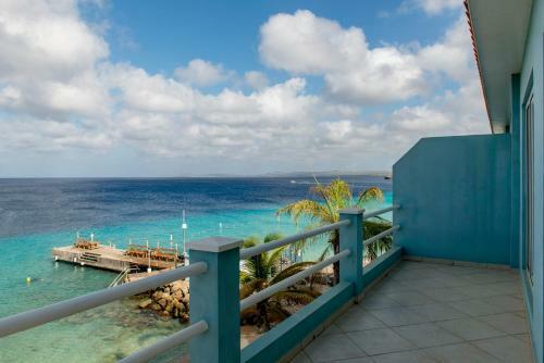 Oceanfront Apartment Dolphin At Den Laman