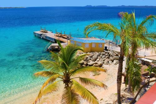 Apartamento Oceanfront Flying Fish At Den Laman