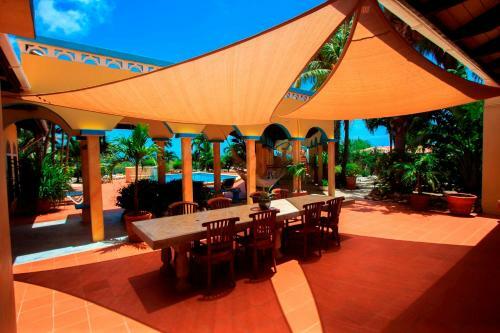 Hostal Goood Resort