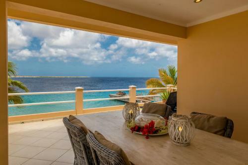 Apartamento Oceanfront Grouper At Den Laman