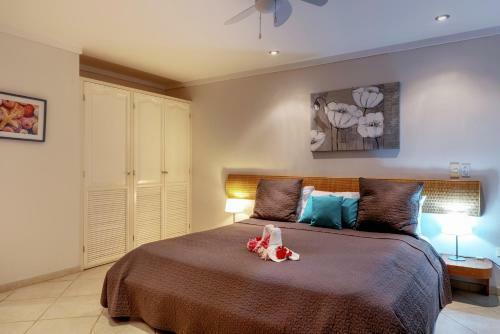 Oceanfront Deluxe Apartment Blue Marlin At Den Laman