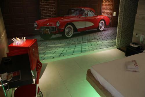Hotel Motel Fantasy 1
