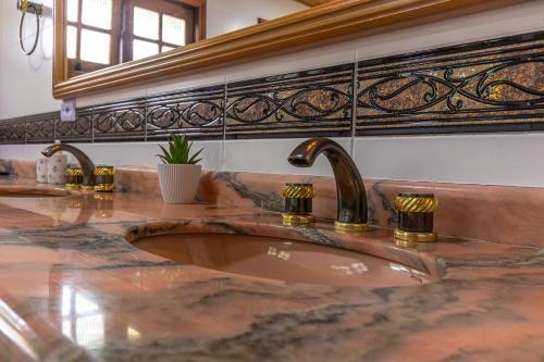 Hostal Vienna Guest House