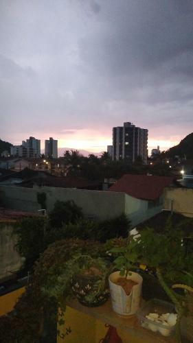 Apartamento Aconchegante Com Piscina 700m Da Praia Martim de S�