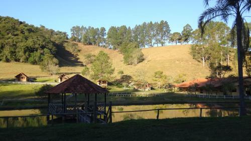 Hostal Pousada Colar de Ouro Chal�s