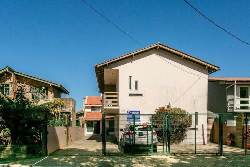 Lindos Chal�s A 150m Da Praia