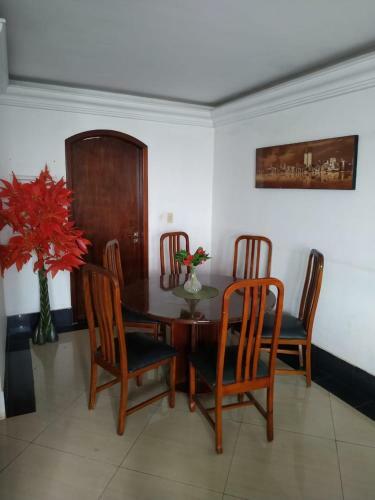 Casa Com Piscina No Centro De Foz