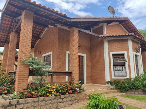 Fuja Fase Vermelha - Ch�cara Com Piscina 3 Suites