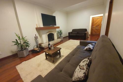 Apartamento 4 Quartos, 4 Banheiros, 150m Da Rua Coberta