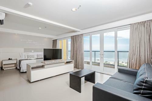 Hotel Candeias Guaruj�