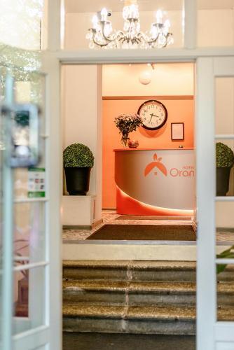 Orange Hotel At Akademicheskaya