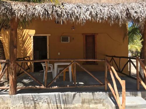 Hostal Chal�s Macap� Beach