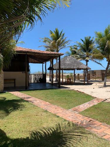 Hostal Chal�s Macap� Beach